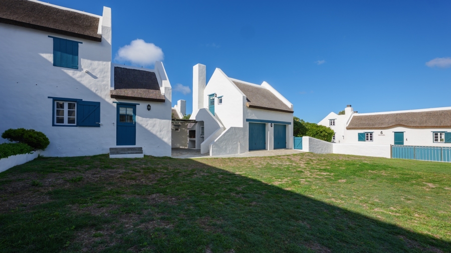5 Bedroom Property for Sale in Struisbaai Western Cape